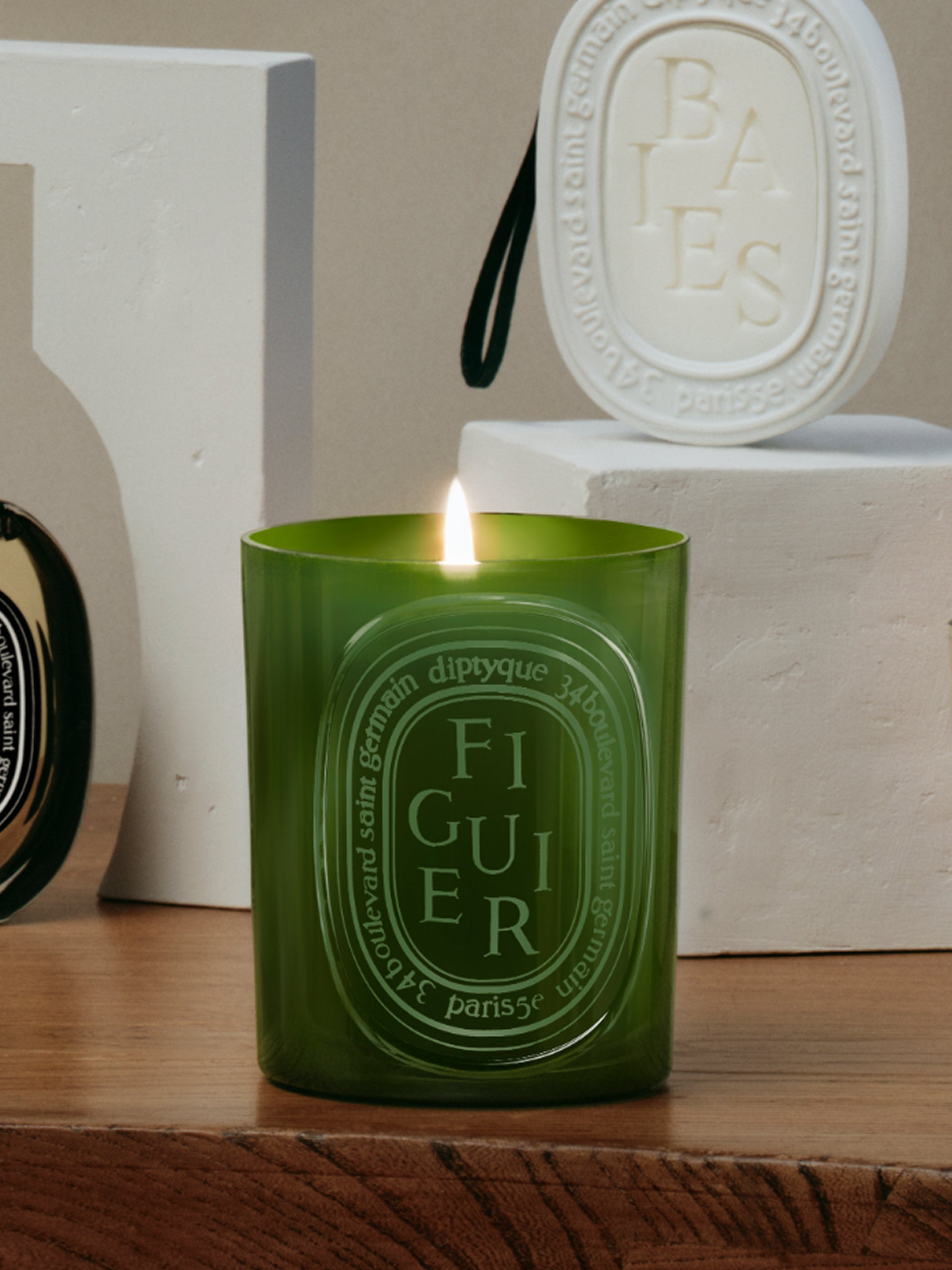 【新品】diptyque Figuier カラーキャンドル グリーン　300g Diptyque Figuier (Fig Tree) Medium Candle 300g | Fig & Green Leaves